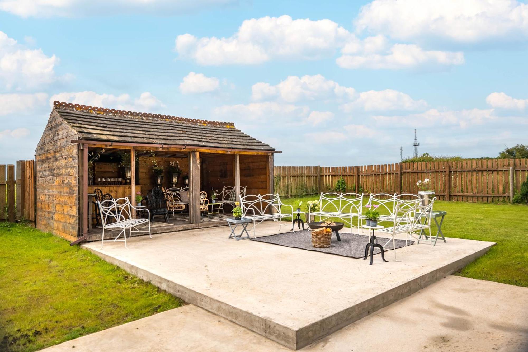 Large Country Cottage, Sleeps 8 - Spa Facilities, Garden Bar, Catering Services, Free Parking, Nature Reserve, Hen Parties Scunthorpe Exterior foto